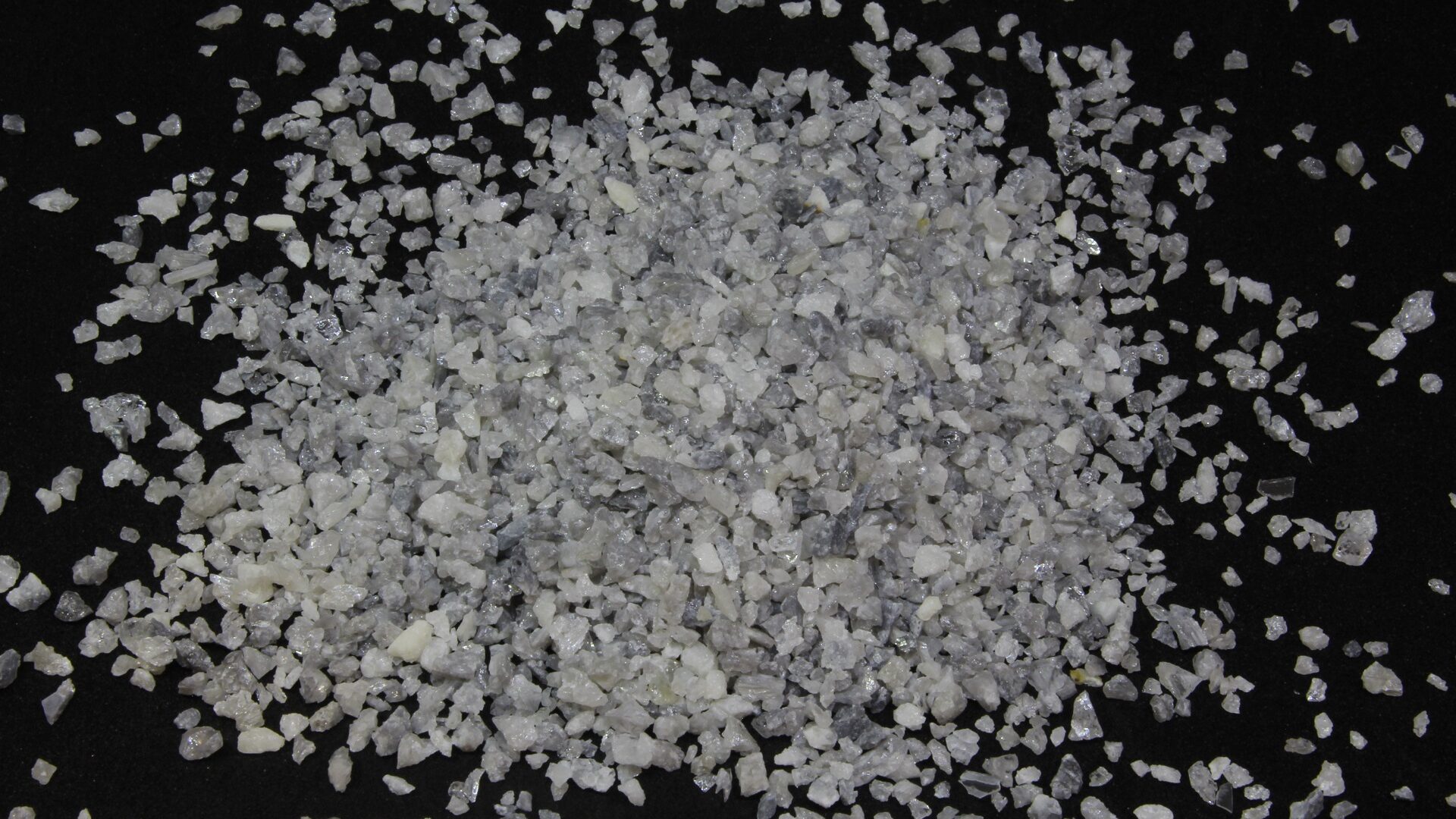 A relevant stock photo of alumina fused spinel in a typical setting.