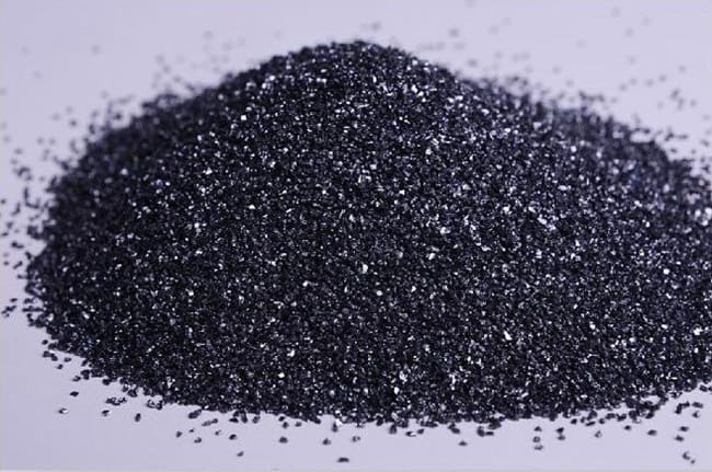 Illustrative example of aluminum oxide vs silicon carbide sandpaper from Google Search