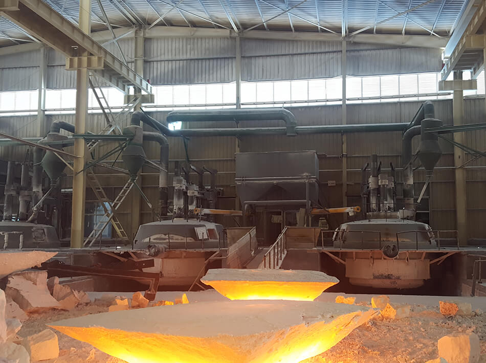 A relevant stock photo of arc fused alumina in a typical setting.