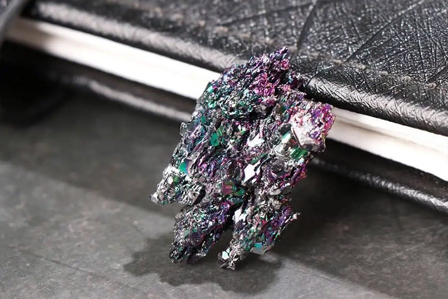 Illustrative example of carborundum silicon carbide