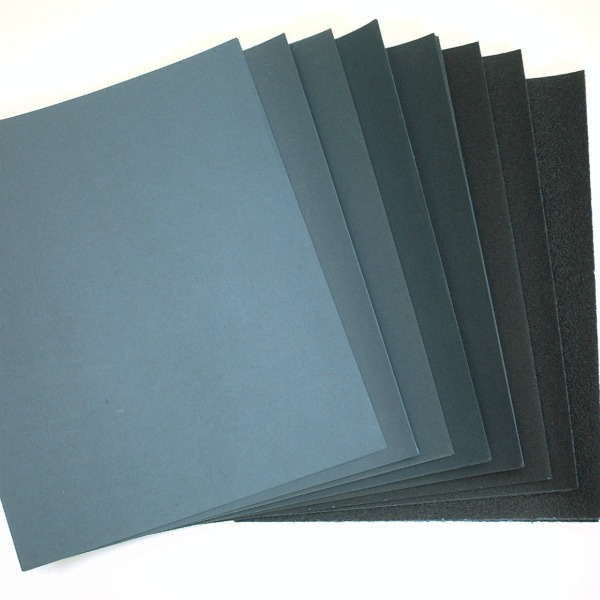 Illustrative example of silicon carbide sandpaper vs aluminum oxide from Google Search