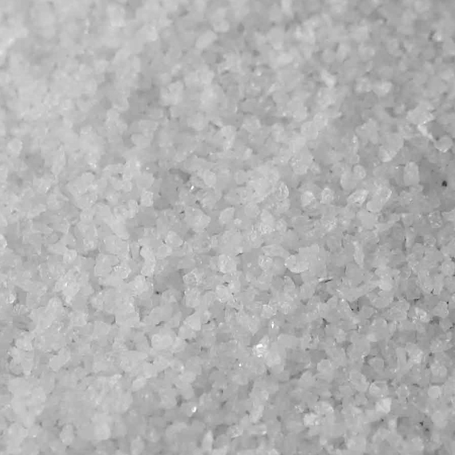 Illustrative example of white alumina oxide